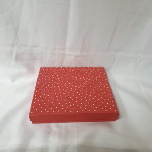GIFTBOX W/DIAMANTE L/RED 16X14.5X2.5CM