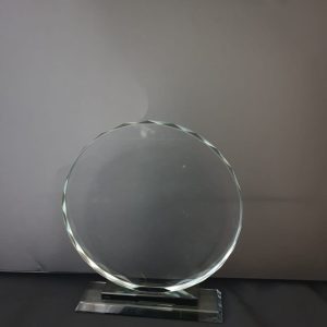 TROPHY GLASS BK/WT BASE ROUND TROPHY 20C