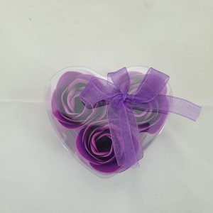 SOAP ROSE BUDS PURPLE 3PCS IN HEART PVC