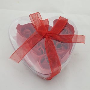 SOAP ROSE BUDS RED 6PCS IN HEART PVC