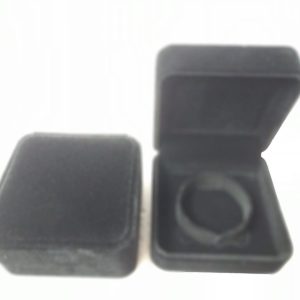 BOX VELVET BANGLE BOX BLACK 9X9X4 CM