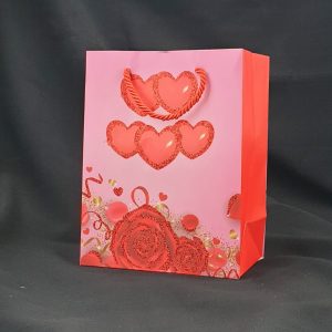 GIFTBAG PINK WITH RED HEARTS 40X30X12CM